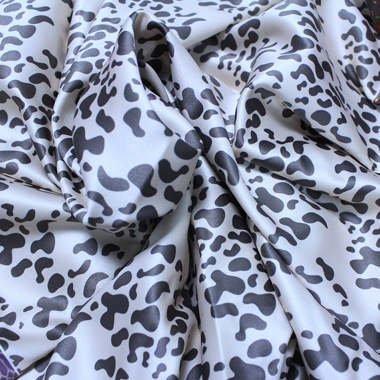 Cow Print 85%Polyester 15%Spandex 4 Way Stretch Textile Fabric for Sleepwear Dresses